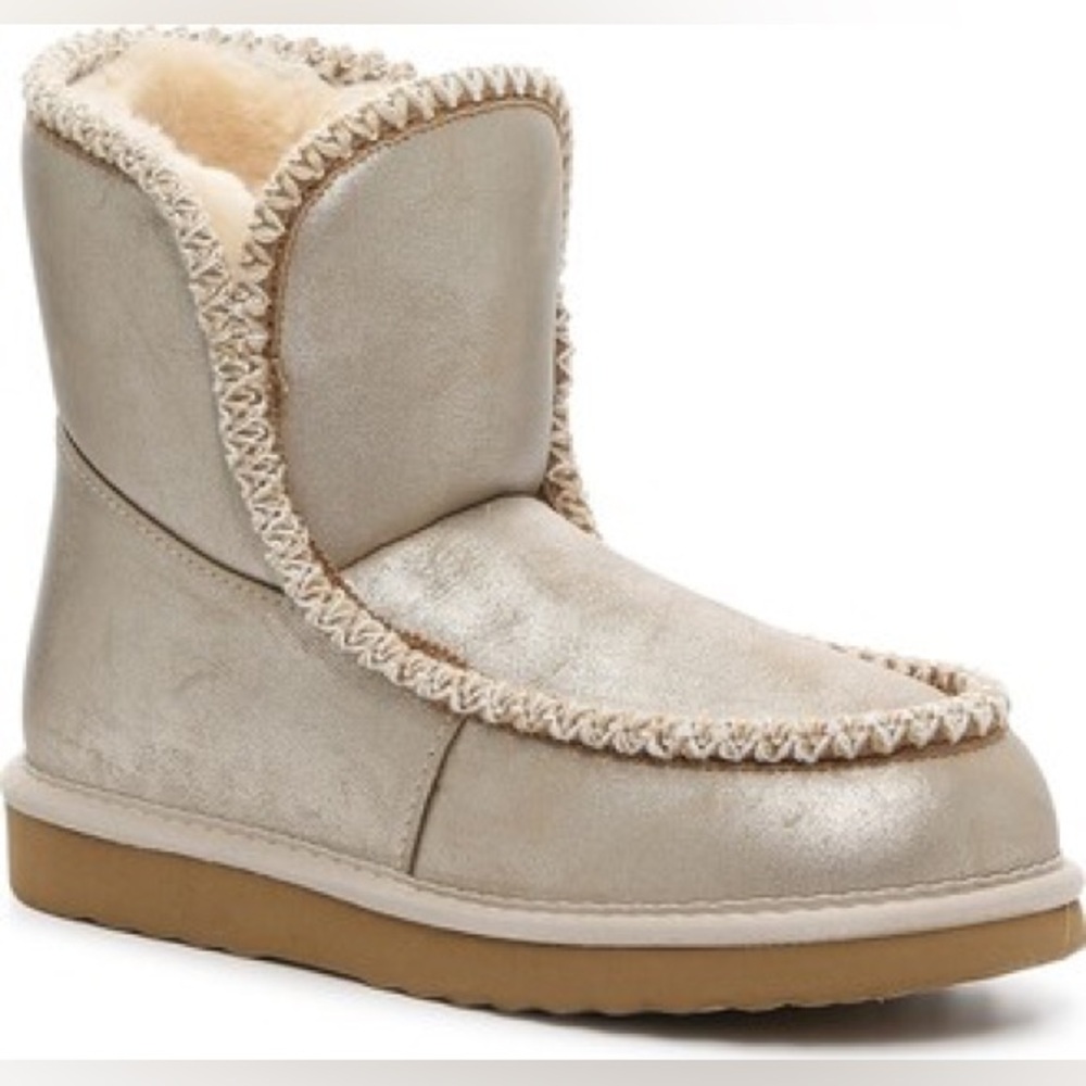 Crown vintage metallic boots